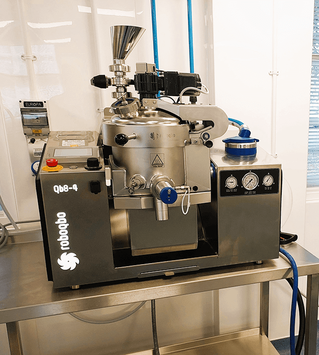 RoboQbo QB8 multi-functional food processing system, designed for high-quality small-batch production, featuring an 8-litre stainless steel bowl, advanced rapid cooking system, and versatile functionalities for various food types.